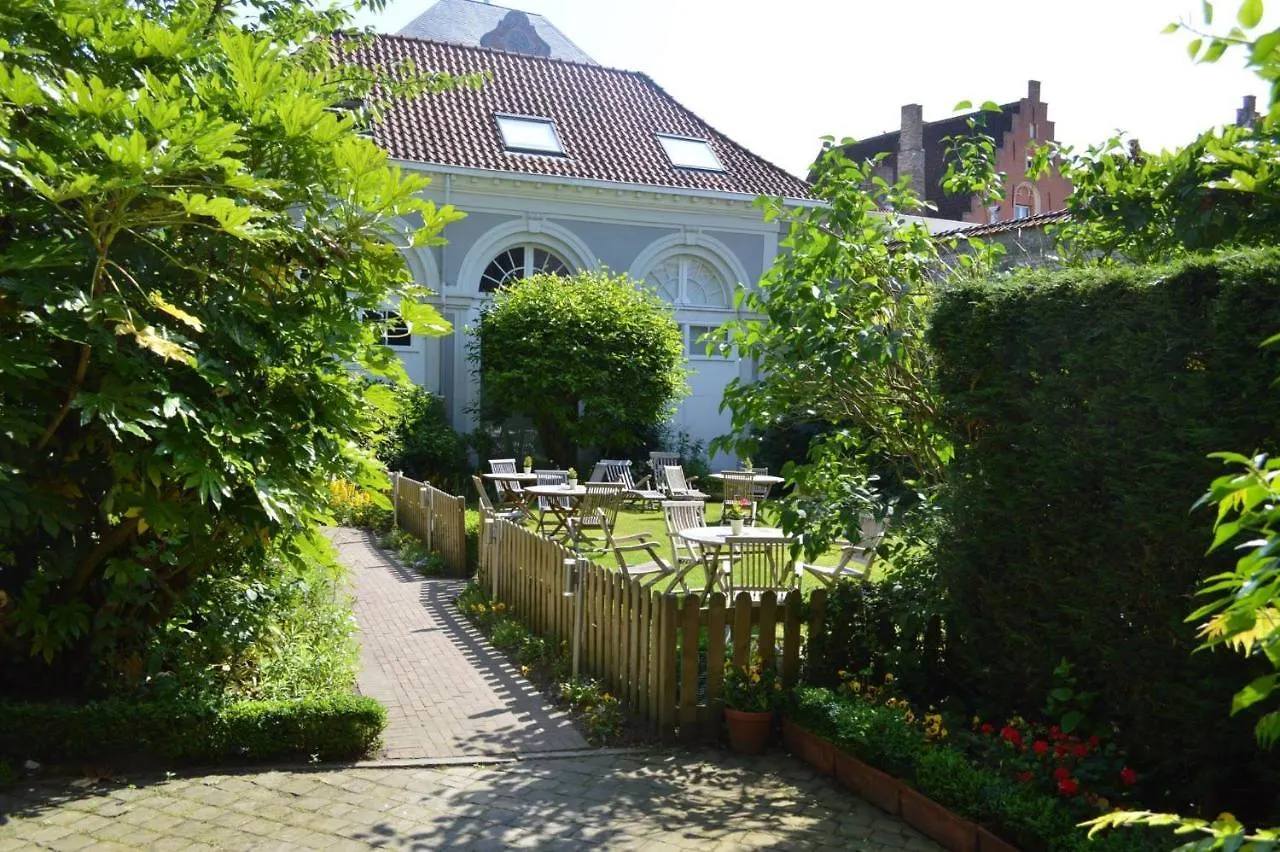 Hotel Patritius Bruges 3*,